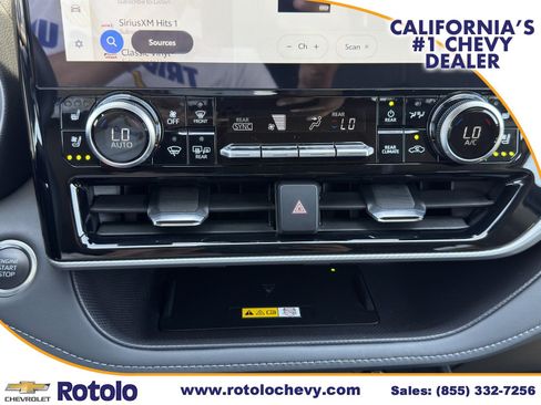 Used 2025 Toyota Highlander Platinum AWD/4WD image 22