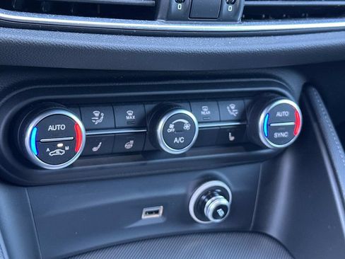 Used 2025 Alfa Romeo Stelvio Sprint w/ Veloce Package AWD/4WD image 22
