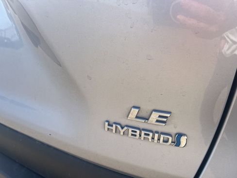 Used 2024 Toyota RAV4 LE image 7