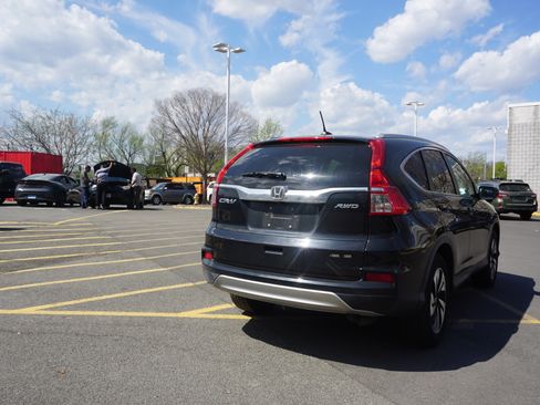 Used 2016 Honda CR-V Touring image 4