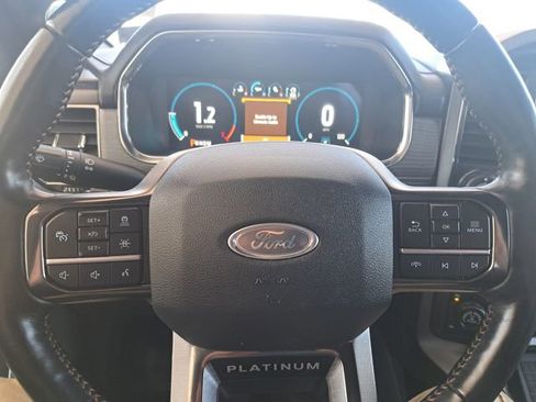 Used 2022 Toyota Camry SE image 9