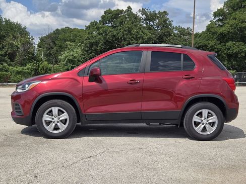 Used 2022 Chevrolet Trax LT w/ Driver Confidence Package AWD/4WD image 4