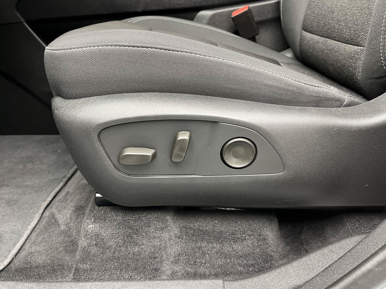 Certified 2025 Chevrolet Traverse LT AWD/4WD image 11