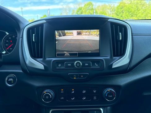 Used 2024 GMC Terrain SLE AWD/4WD image 17