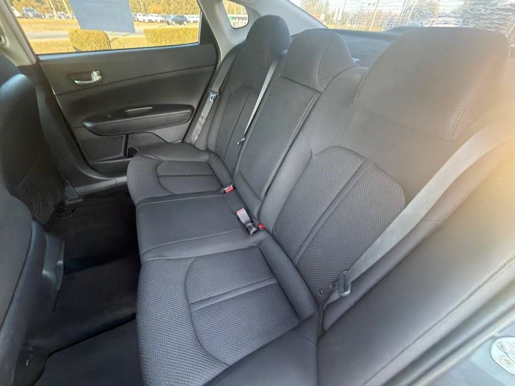 Used 2020 Kia Optima LX FWD image 28
