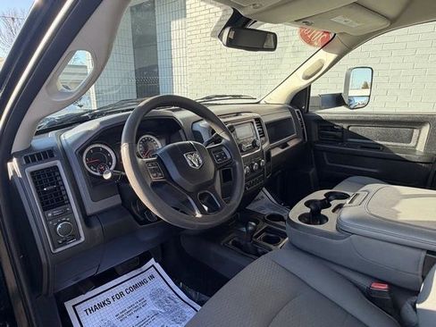 Used 2018 RAM 2500 Tradesman w/ Chrome Appearance Group image 14