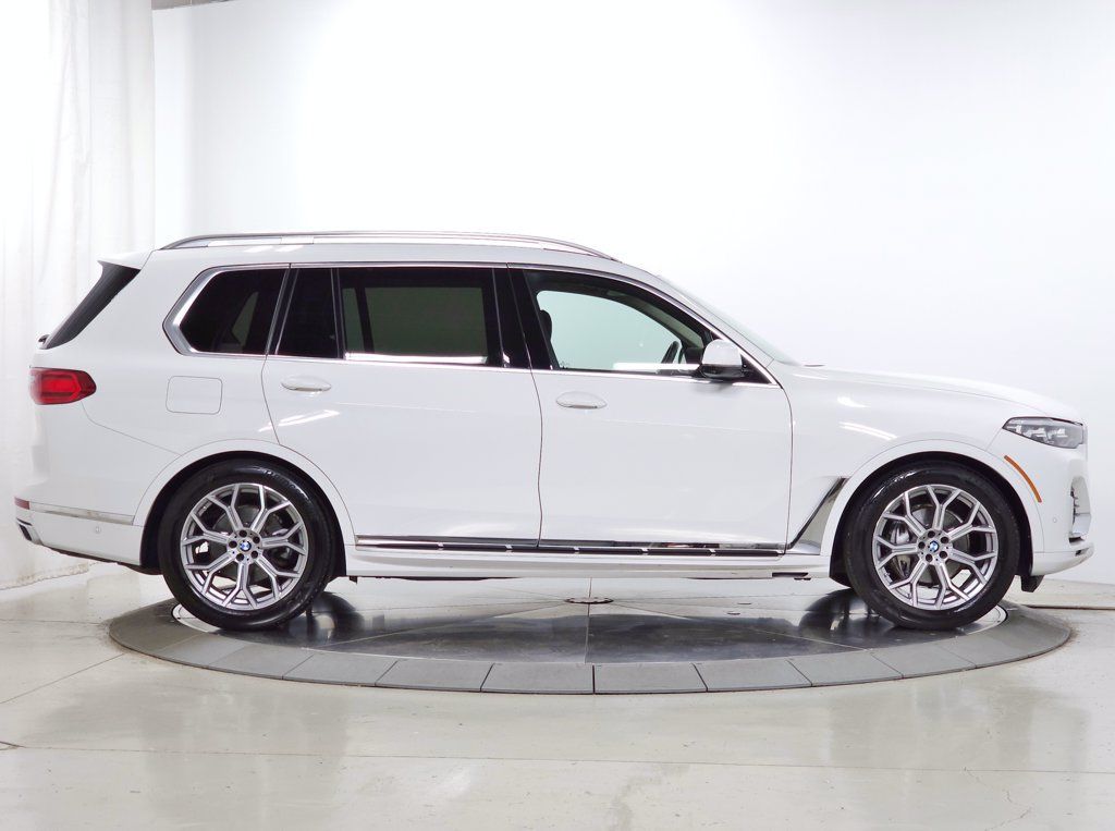 Used 2022 BMW X7 xDrive40i w/ Premium Package AWD/4WD image 11