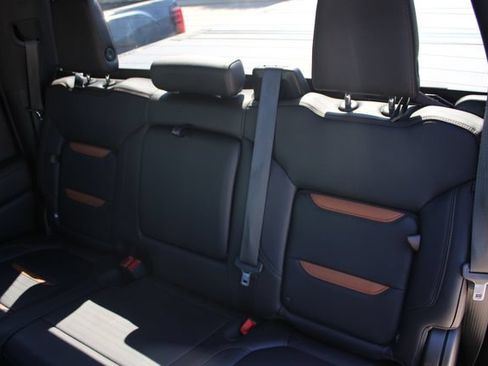 Used 2019 GMC Sierra 1500 AT4 w/ Driver Alert Package I AWD/4WD image 23