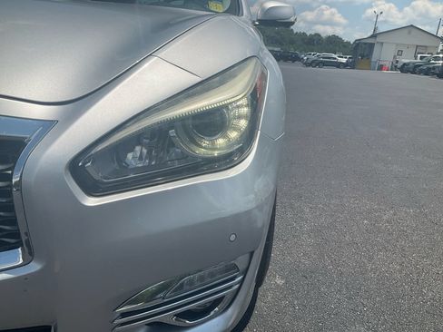 Used 2016 INFINITI Q70 L 3.7 w/ Deluxe Touring Package RWD image 9