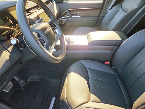 New 2026 Land Rover Range Rover SE image 23