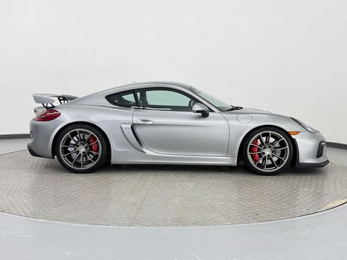 Certified 2016 Porsche Cayman GT4 RWD image 8