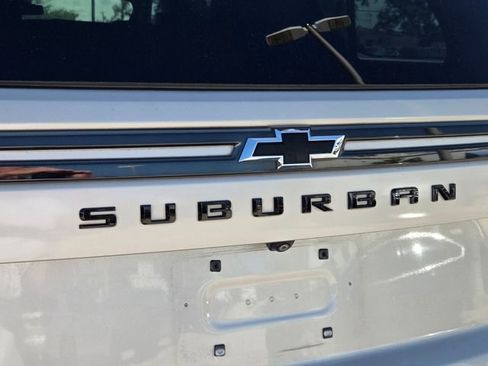 Certified 2021 Chevrolet Suburban RST RWD image 12