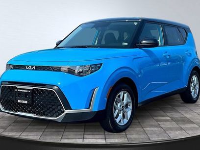 Certified 2025 Kia Soul S