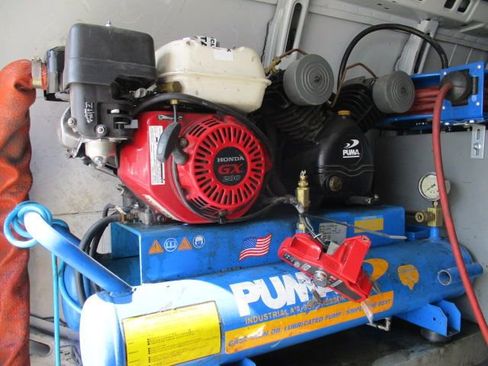 Used 2017 Chevrolet Express 3500 Extended image 7