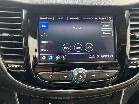 Used 2020 Chevrolet Trax LT w/ LT Convenience Package FWD image 13