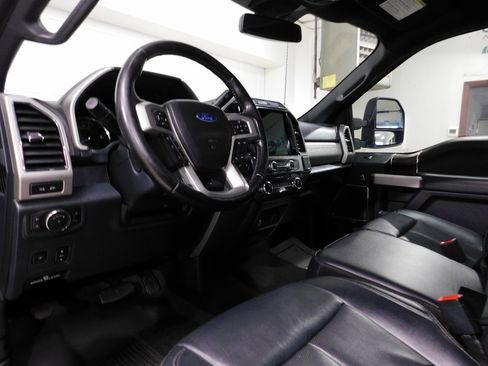 Used 2022 Ford F250 Lariat w/ Black Appearance Pkg image 34