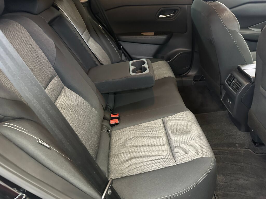 Used 2026 Nissan Rogue SV AWD/4WD image 30