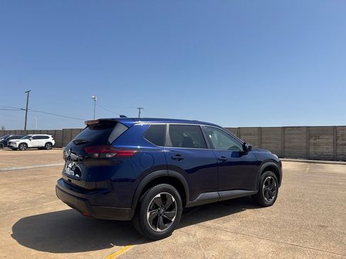 Certified 2025 Nissan Rogue SV FWD image 20