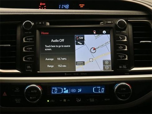 Used 2017 Toyota Highlander Limited image 24