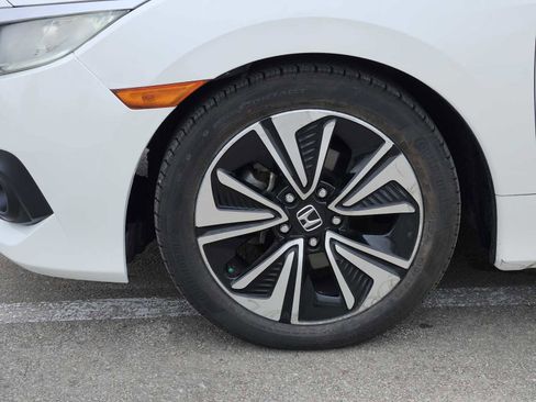 Used 2018 Honda Civic EX-T image 9