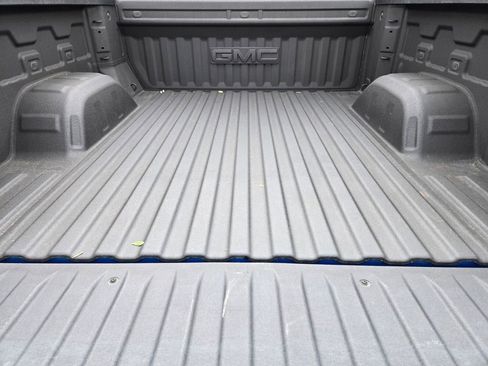 Used 2024 GMC Sierra 1500 Elevation image 13