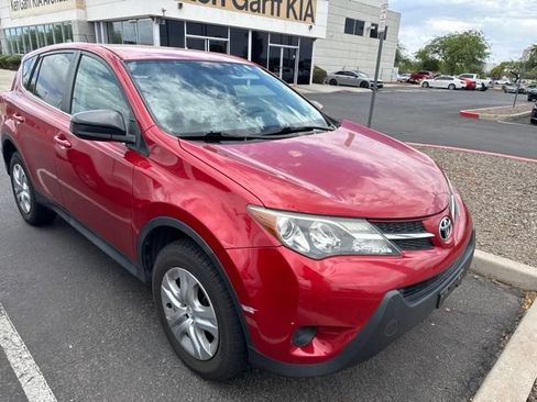 Used 2015 Toyota RAV4 LE AWD/4WD image 2