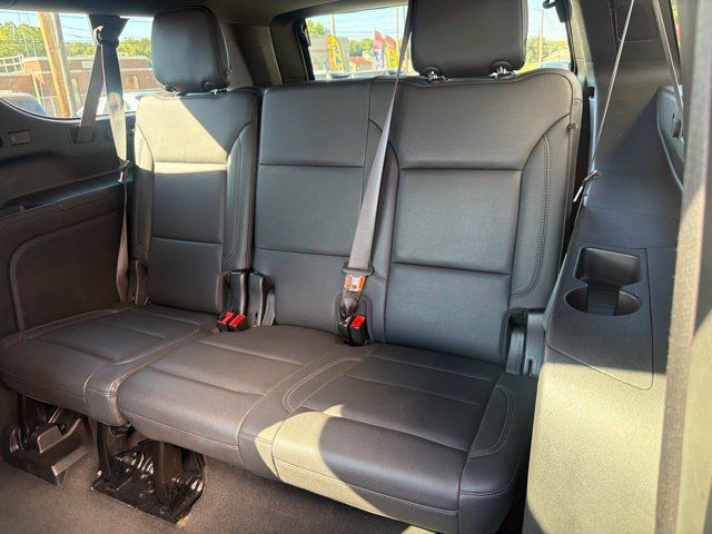 Used 2021 Chevrolet Suburban LT AWD/4WD image 16