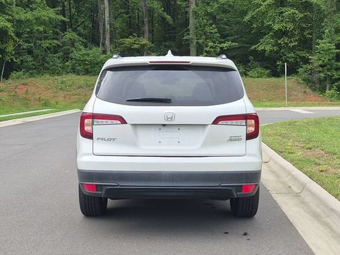 Used 2022 Honda Pilot Sport image 4