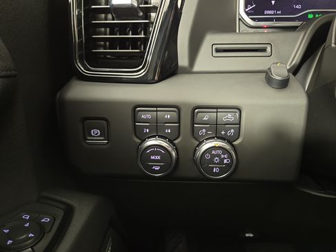 Certified 2024 GMC Sierra 1500 AT4 w/ AT4 Preferred Package AWD/4WD image 30