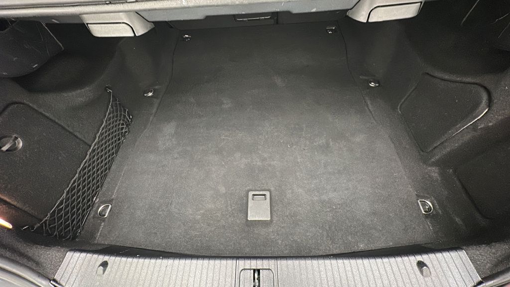 Used 2016 Mercedes-Benz E 350 4MATIC Sedan image 26