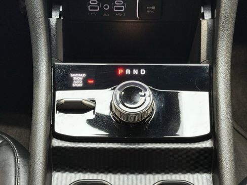 Used 2025 Jeep Grand Cherokee Limited image 21