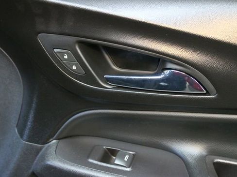 Used 2020 Chevrolet Equinox LT FWD image 9