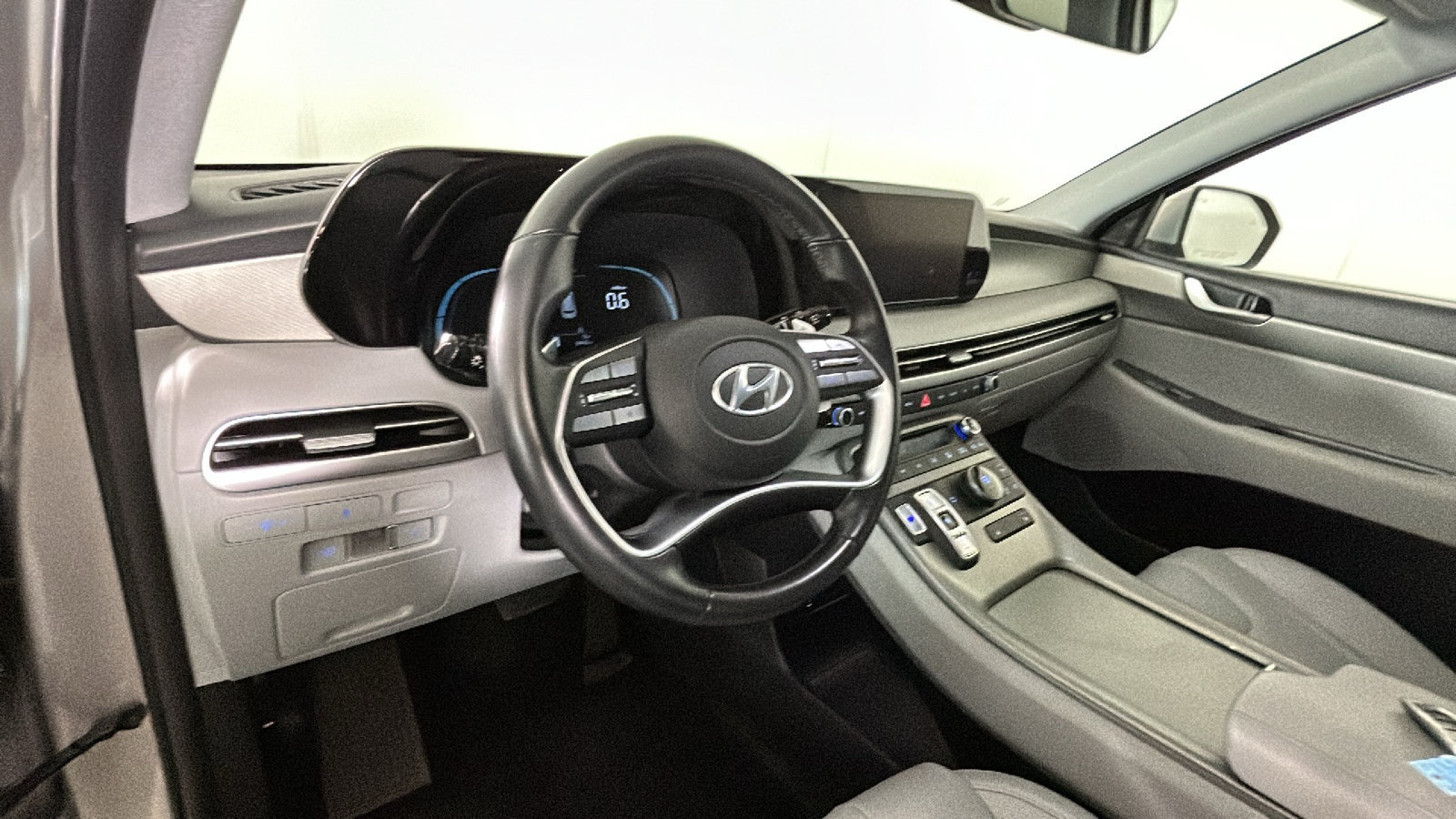 Used 2024 Hyundai Palisade SEL FWD image 16