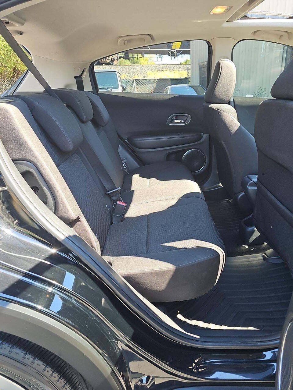 Used 2018 Honda HR-V EX image 13