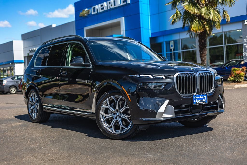 Used 2024 BMW X7 xDrive40i AWD/4WD image 1