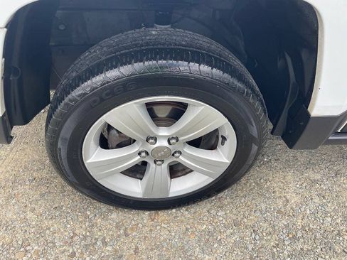Used 2013 Jeep Patriot Latitude AWD/4WD image 27