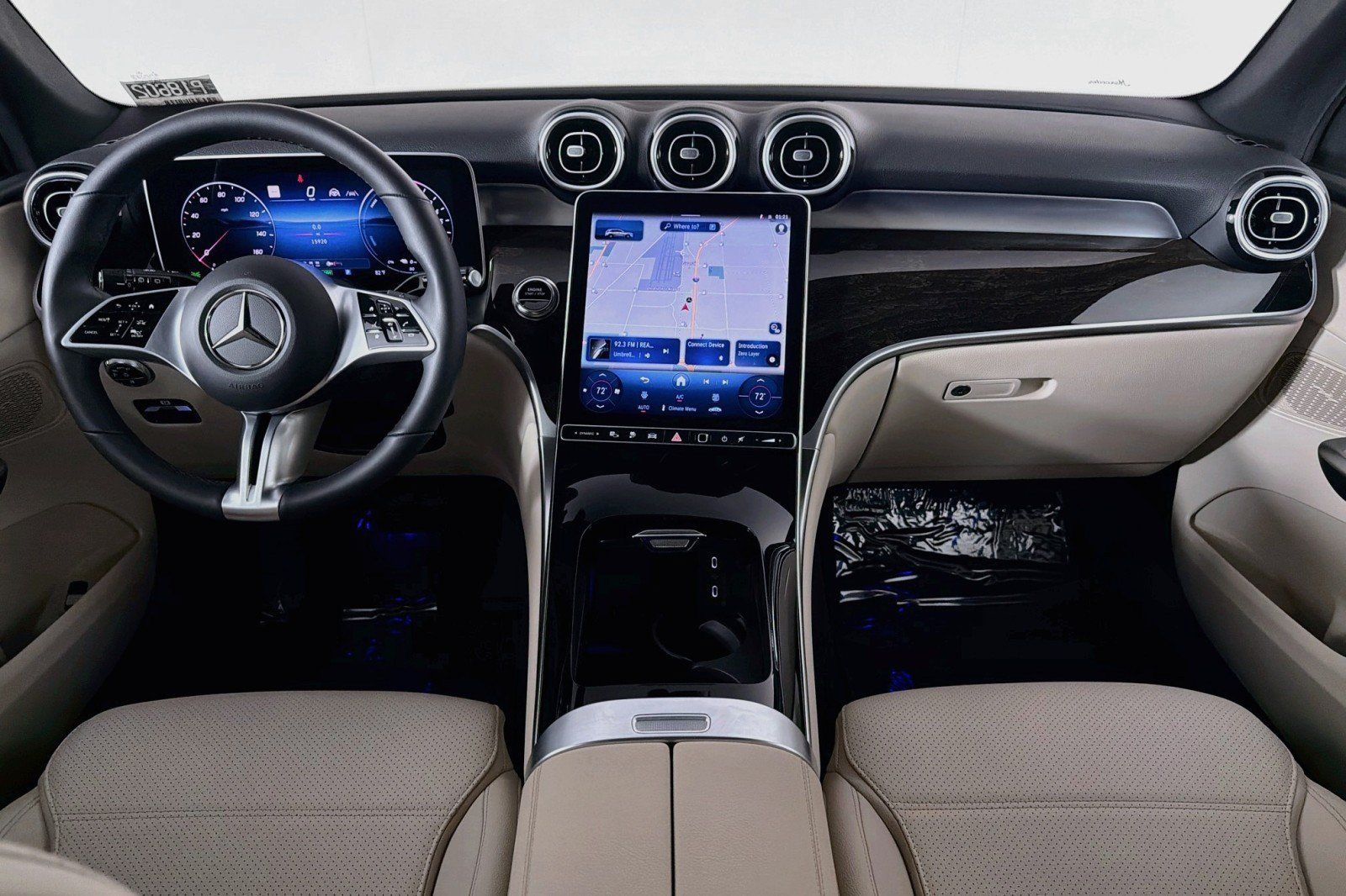 Used 2025 Mercedes-Benz GLC 350e 4MATIC image 6