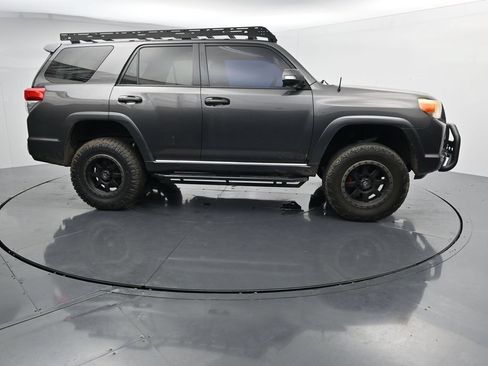 Used 2010 Toyota 4Runner SR5 AWD/4WD image 9