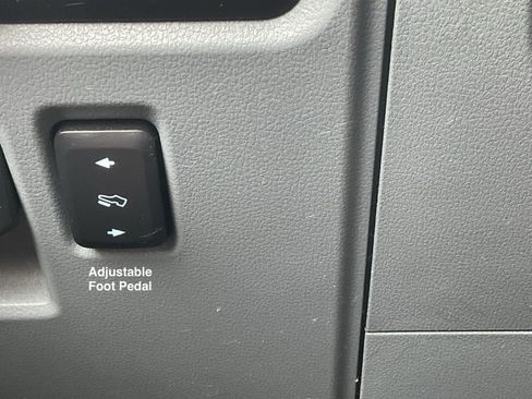 Used 2022 Ford F150 Lariat image 9