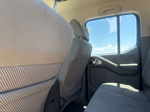Used 2017 Nissan Frontier SV RWD image 33