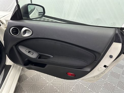Used 2016 Nissan 370Z Coupe image 14