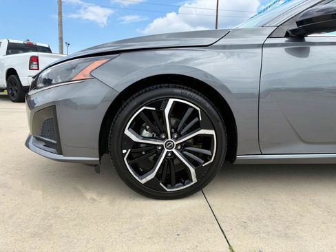 Used 2024 Nissan Altima 2.5 SR FWD image 6