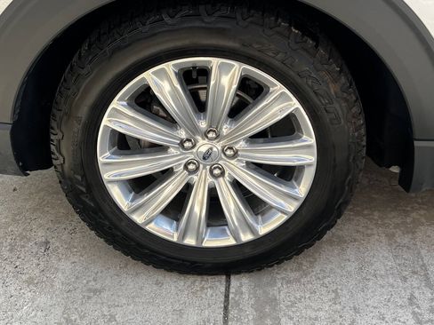 Used 2020 Ford Explorer Limited RWD image 10
