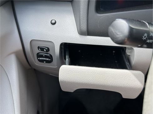 Used 2011 Toyota Camry FWD image 23
