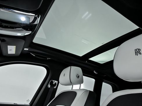 Used 2020 Rolls-Royce Cullinan image 23