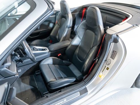 Used 2020 Porsche 911 Carrera S RWD image 5