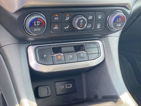 Certified 2023 GMC Acadia SLE w/ Driver Convenience Package FWD image 13
