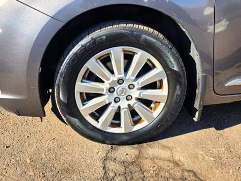 Used 2017 Toyota Sienna XLE Premium w/ Cargo Management Package image 42