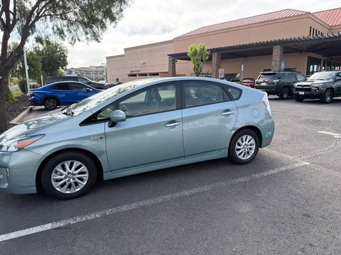 Used 2015 Toyota Prius Prime Plug-In Hybrid FWD image 17