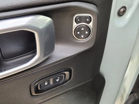 Used 2024 Jeep Wrangler Unlimited Sahara w/ Technology Group AWD/4WD image 22